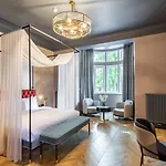 Lion's Castle Готель 4*