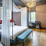 Lion's Castle Готель 4*
