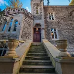Lion's Castle Hotel