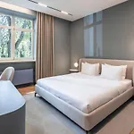 Hotel Lion's Castle 4*