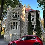 Lion's Castle Готель