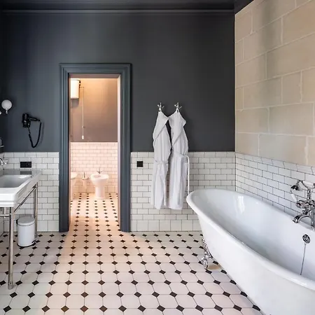 ライオンズ キャッスル ホテル