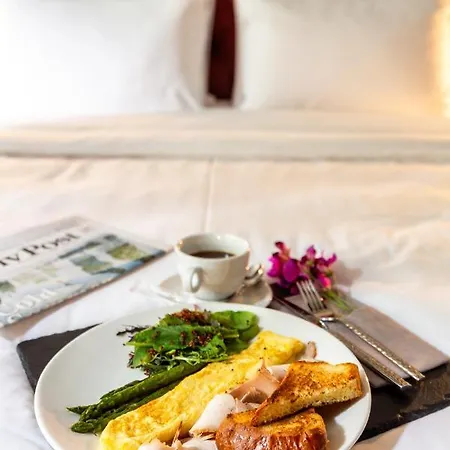 Lion's Castle Hotel 4*
