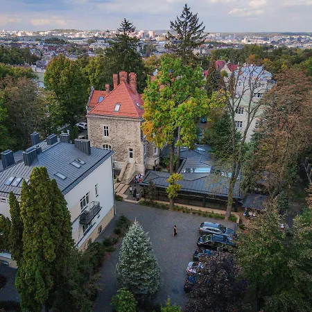 Hotel Lion's Castle