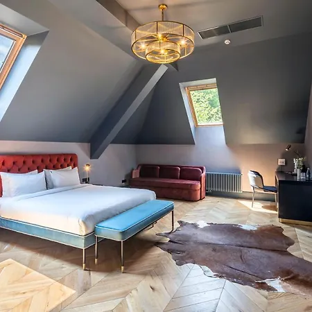 Hotel Lion's Castle 4*