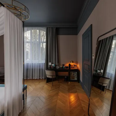 Lion's Castle Hotel Lviv