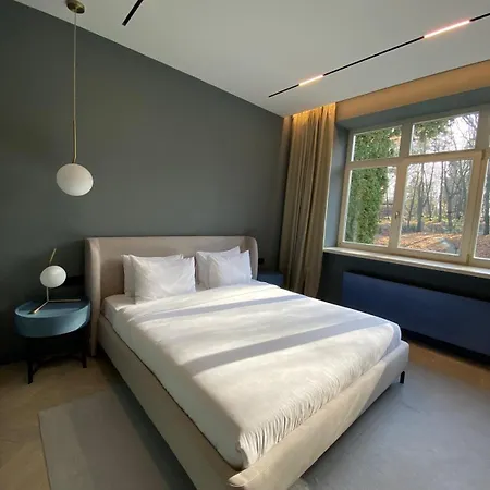 Hotel Lion's Castle 4*