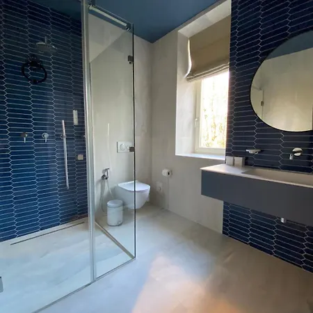 Hotel Lion's Castle 4*