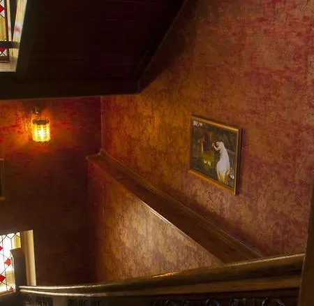 Lion's Castle Hotel 4*