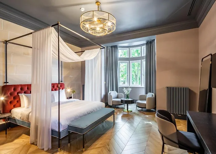 Lion's Castle Hotel 4*