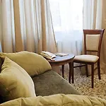 Lion's Castle فندق إلفيف
