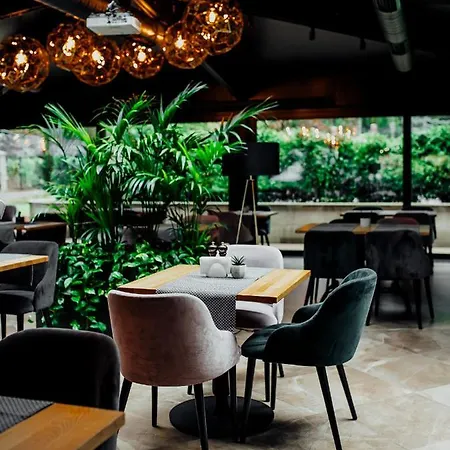 Lion's Castle 4* לבוב