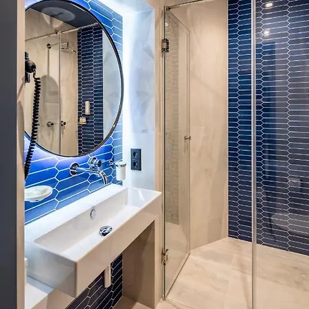 Lion's Castle מלון לבוב