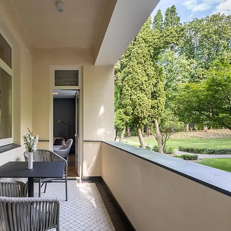 מלון Lion's Castle 4*