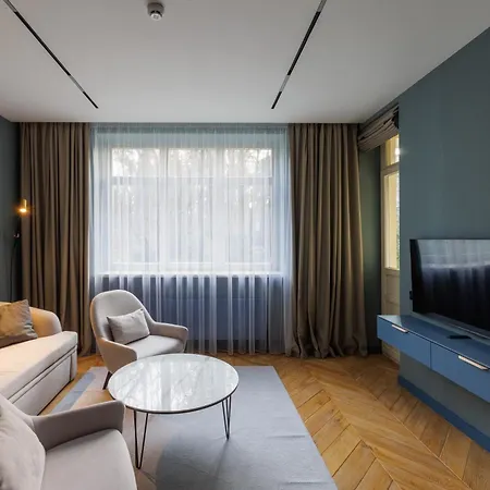 Lion's Castle Hotel 4*